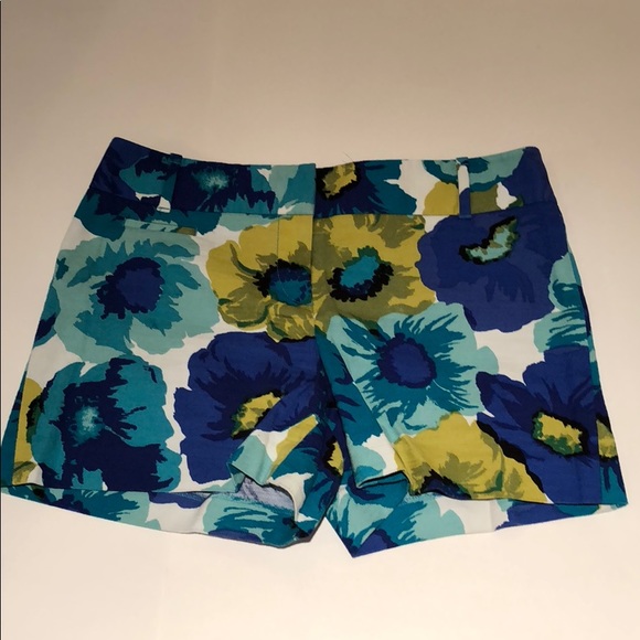 LOFT Pants - Loft floral shorts